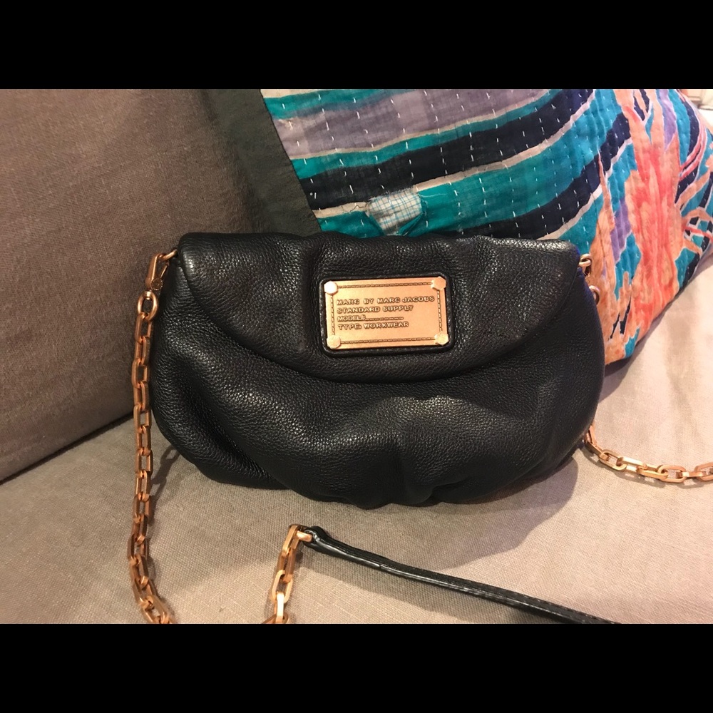 Black clutch